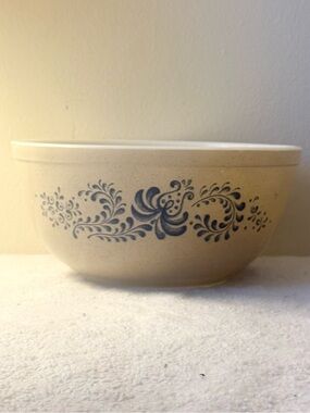 Pyrex 403 2 1/2 QT Mixing Bowl Homestead Tan